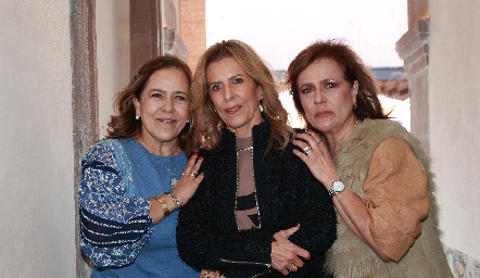  Mireya Martínez, Sara Martínez y Martha Martínez.