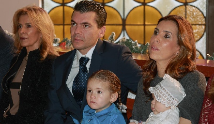  Diego Vivanco, Sara Guzmán, Loretta y Tían Vivanco.