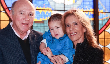  Víctor Guzmán, Loretta Vivanco y Sara Martínez.