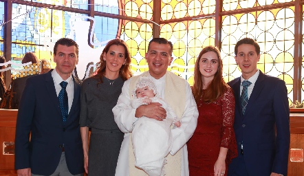  Diego Vivanco, Sara Guzmán, Padre Rubén Pérez, Tían Vivanco, María José García Siller y Mauricio Magdaleno.