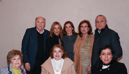  Víctor Guzmán, Sara Martínez, Sara Guzmán, Martha Martínez, Juan Carlos Magdaleno, Lichita Nieto, Martha Martínez y Dinorah Hara.