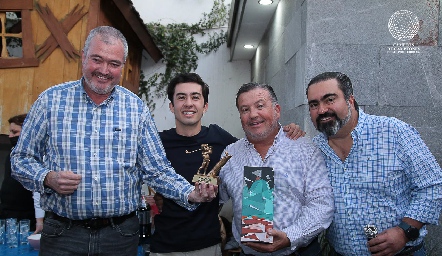  Juan Hernández, Joaquín Gómez, Rodrigo Gómez y Juan José Leos.