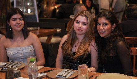  Sofi Abella, Danna Heinze e Isa Algara.