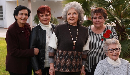  Carmen Stevens, María del Carmen Mancilla, Mercedes Mancilla, María Patricia del Pozo y Ana Martínez.