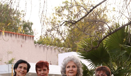  Carmen Stevens, María del Carmen Mancilla, Mercedes Mancilla, María Patricia del Pozo y Ana Martínez.