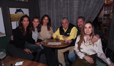  Cecilia González, Claudia González, Sonia Yáñez, Alfonso Téllez, Jorge Mario, Grace Alcalde.