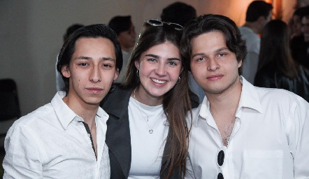  Emiliano Osorno, Andrea Almaguer y Santiago Garza.