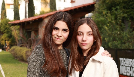  Martina Ávila y Renata Stevens.