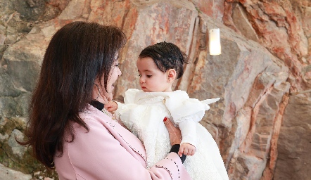  Marcela Nava con su nieta Ana Fernanda Puga.