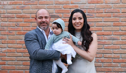  Jorge Puga y Gaby Carrillo con su hija Ana Fer Puga.