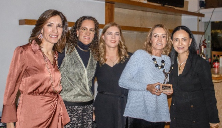  Roxana Fernández, Carla Ruiz, Silvia Garza, Alma Rosa Orozco y Vivi Alatorre