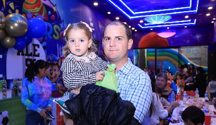 Miguel Valladares y su hija Emilia.