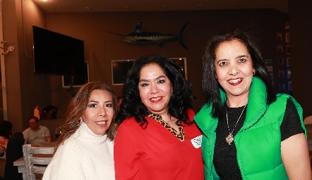  Elvia Aranda, Olga Ríos y Marcela Santana.