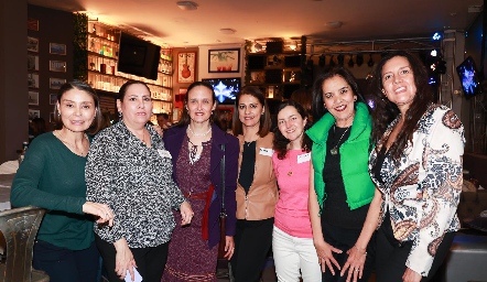  Paty Cervantes, Olga Parra, Gabriela Bárcena, Martha, Myriam, Marcela Santana y Margarita Cerda.