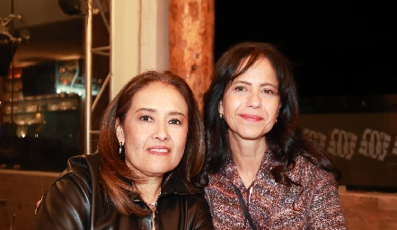  Martha López y Pilar Álvarez.