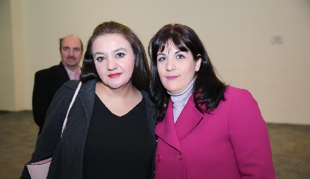  Georgina Cavazos y Rina Sadalguin.