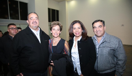  Guillermo García, María Fernanda Hernández, Carla Martínez y Ernesto Izar.