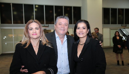  Blanca Rangel, Jaime Jasso y Claudia Osorno.