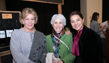  Graciela Berrones, Rebeca Mendizábal y Rebeca Córdova.
