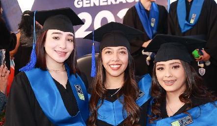  Adriana Gutiérrez, Ariana Escalante y Zayra Contreras.