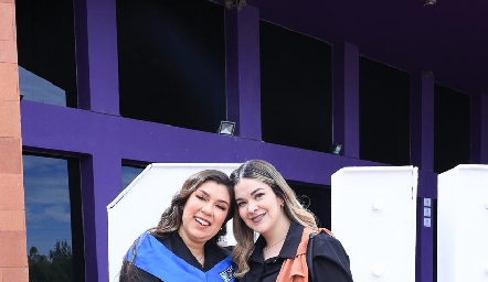  Alexia Moreno y Paola Padilla.