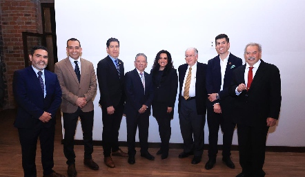  Víctor Fierro, Antonio Zepeda, Jorge Solís, Javier Castro, Gabriela Ramírez, Jorge Cermeño, Dr. Daniel Arguelles y Andrés.