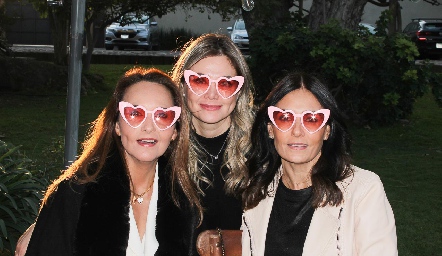  Cristina Villalobos, Martha Leija y Claudia Artolózaga.