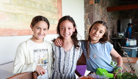  Arantza Calzada, Regina Veytia e Inés Gutiérrez.