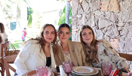  Paula Gómez, Daniela Conde y Cayetana Fernández.