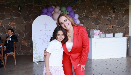  Ana Jose Huerta y su madrina Erika Huerta.