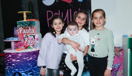  Xaviera Rodríguez, Paula Labastida, Carlota Trampe y Jerónimo Labastida.