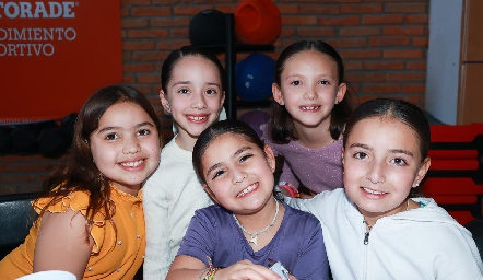  Marijó Aguirre, Inés Zavala, Danna Valdés, Natalia y Luciana Briceño.