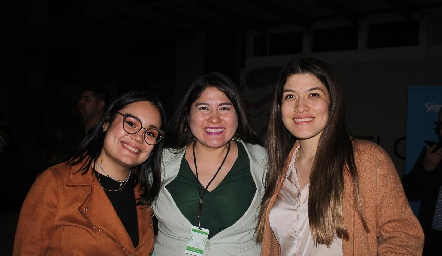  Fátima Miranda, Karina Ortiz y Abi Vidales.