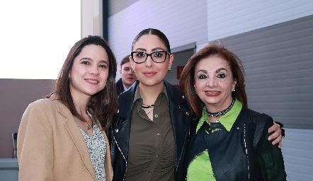  Adriana Ortuño, Martha Ávalos y Adriana Orduña.