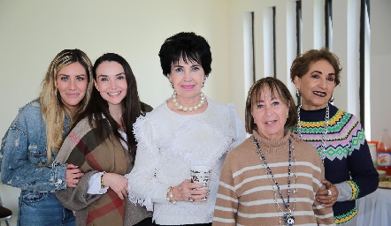 Tesi Toranzo, Maite Montés, Lucy Stahl,  Patricia Villasuso y Mari Carmen Morales.