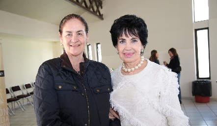  Ana Villalobos y Lucy Stahl .