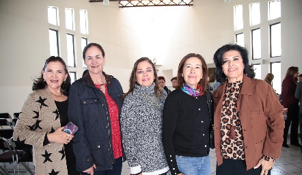 Laura Solís, Ana Villalobos, Silvia Esparsa, Rebeca y Diana Romo.