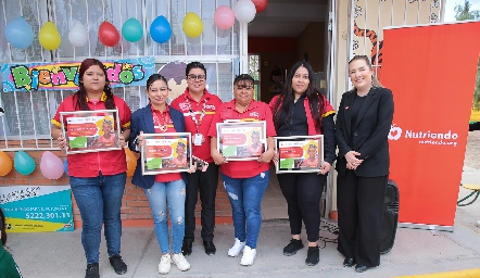 Valeria, Vanesa, Jacobo Alvarado, Lety, Priscila y Olivia Burs.