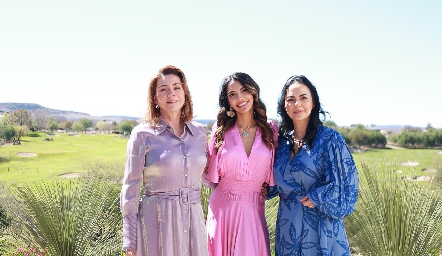  María Elena Vallejo, Lorena González y Carla Ruiz.