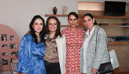  Carla Ruiz, Coco Leos, Marily de Tobías y Malú de Morales.