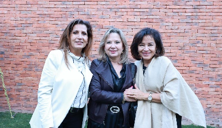  Guadalupe Carrera, Eréndira y Ana Luisa Moncada.