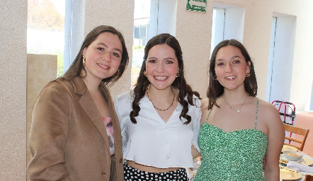  Isabel, Fernanda y Emilia Noyola Betancourt.