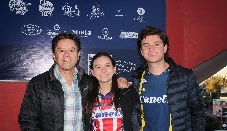  David, Sofía y David Martínez.