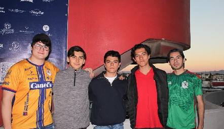  Sebas Cabrero, Jaime Magaña, Mario González, Gustavo y Luis.