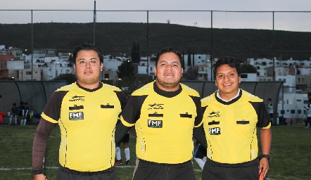  Árbitros del partido Oscar Rivera, Eric Hernández y Francisco Mora.