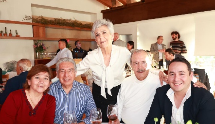  Silvia Zárate, Hugo Stevens, Margarita y Alfredo Lujambio y Daniel González.