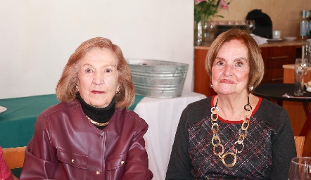  Margarita del Valle de Meade y Sara Zapata de Berrones.
