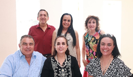  Salvador Lara, Cecilia Acebo, Laura Acebo, Francisco Narváez, Claudia Acebo y Cristina Acebo.