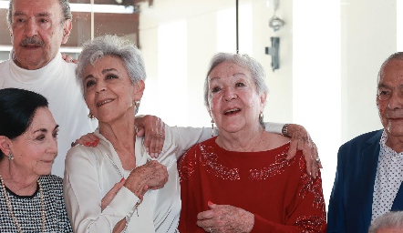  Margarita Cataño con su hermana, Guadalupe Cataño.
