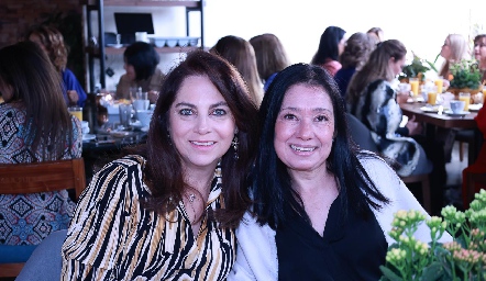  Alba Altamirano y Aurora Rangel.